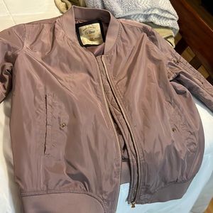 Ci sono mauve bomber jacket